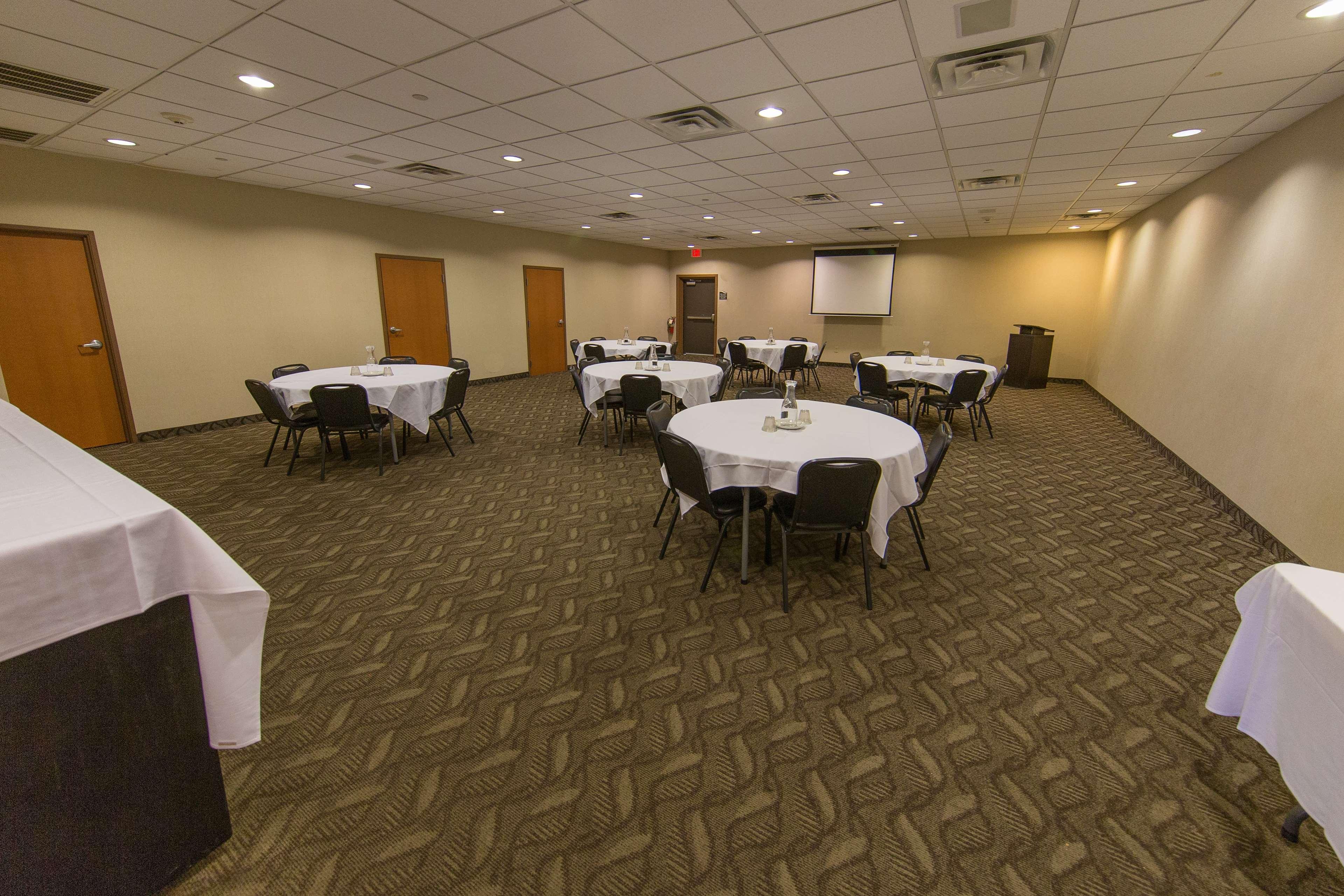Best Western Plus Portage Hotel&Suites Extérieur photo